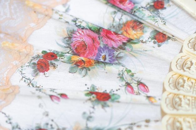 przykładowe hafty na tkaninach